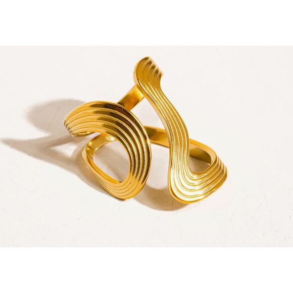 Xena 18K Gold Non-Tarnish Wavy Abstract Ring - Picture 1 of 1